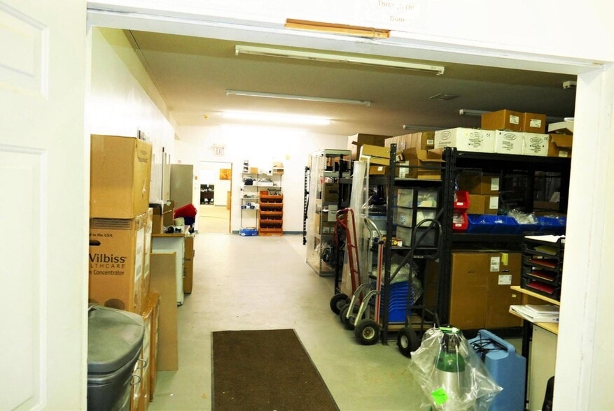 More Photos Of 25 Douglas Hwy, Lamoine Showroom For Sale