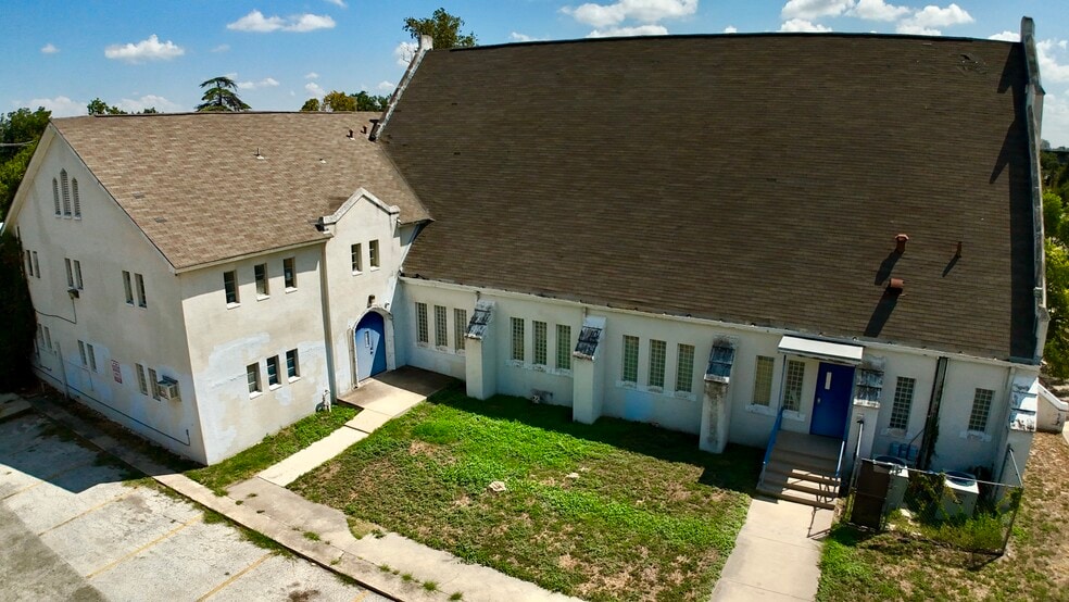 More Photos Of 507 E Mayfield Blvd, San Antonio Religious Facility For Sale