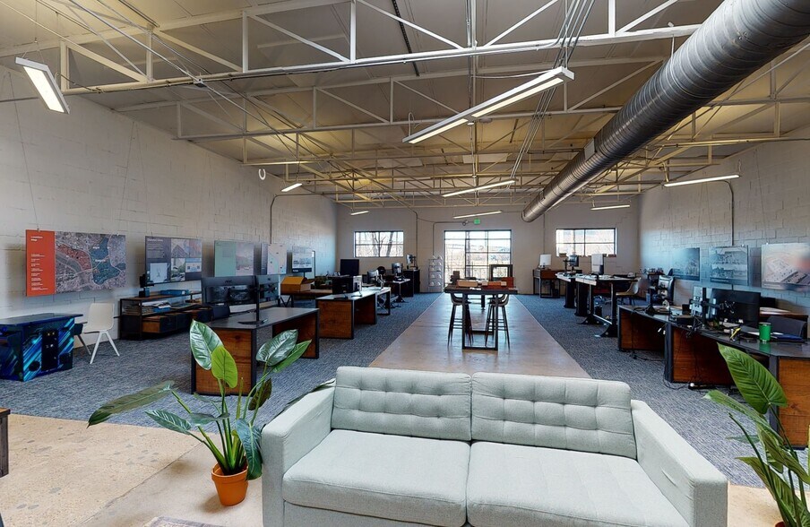 More Photos Of 119-127 Manufacturing St, Dallas Unknown For Lease