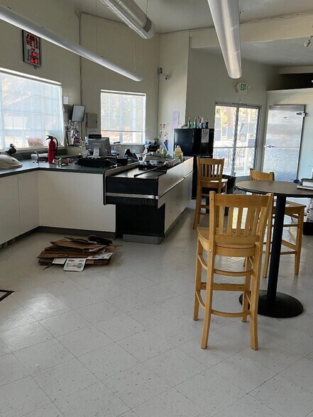 More Photos Of 10920 Lakeshore Dr, Clearlake Trailer Camper Park For Sale