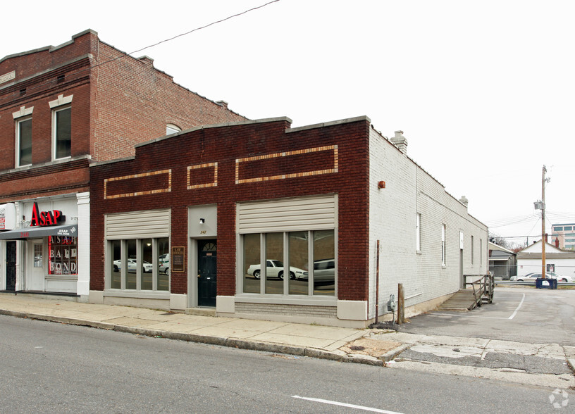 Primary Photo Of 242 Poplar Ave, Memphis Medical For Lease