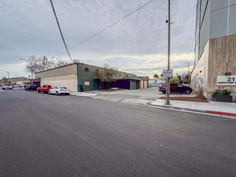 More Photos Of 995 E Santa Clara St, San Jose Storefront For Lease