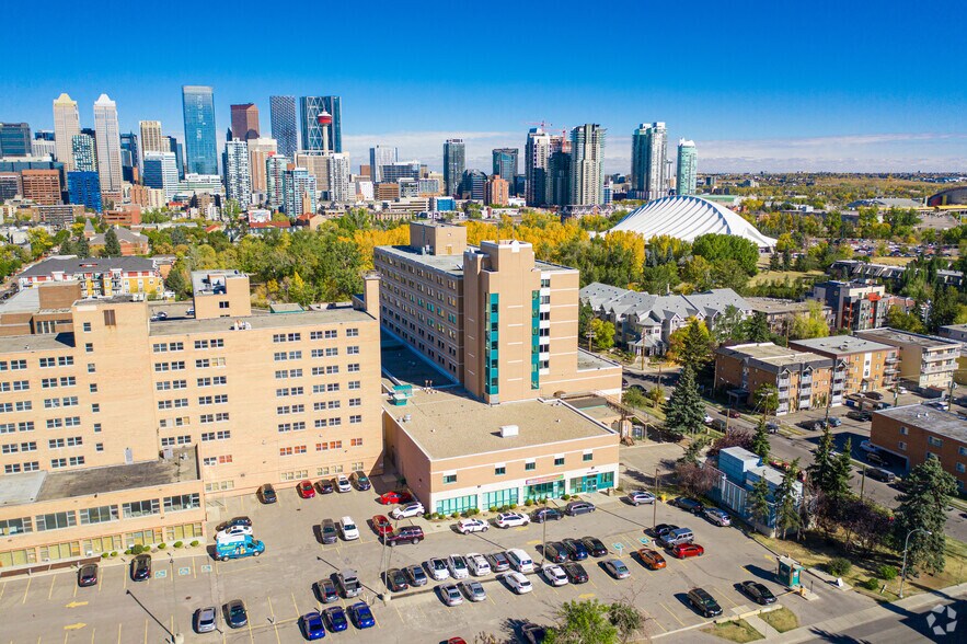 More Photos Of 2206-2210 2nd St SW, Calgary Hospital For Lease