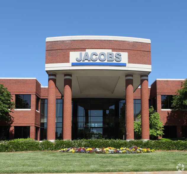 More Photos Of 1041 E Butler Rd, Greenville Office For Lease