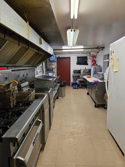 More Photos Of 1390 Broadway Rd, Milton Restaurant For Sale