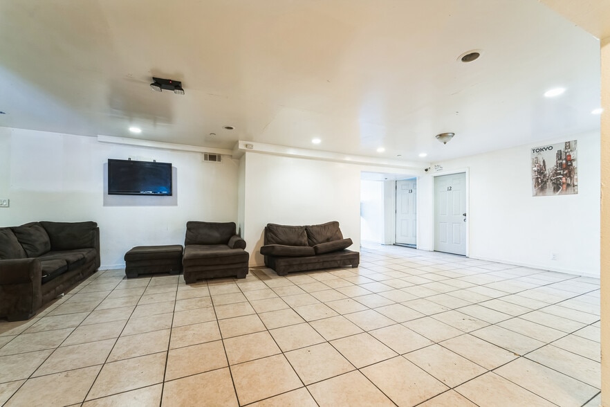 More Photos Of 5140 Crenshaw Blvd, Los Angeles Assisted Living For Sale