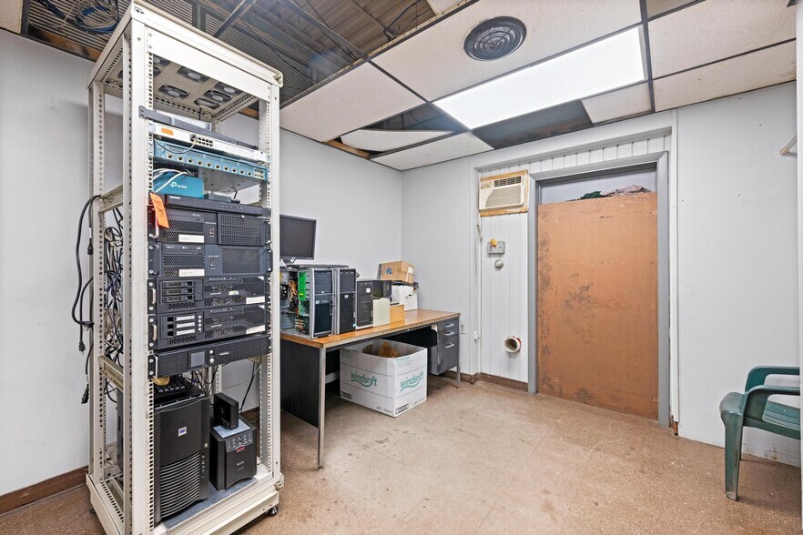 More Photos Of 325 Bridge St, Old Forge Manufacturing For Lease