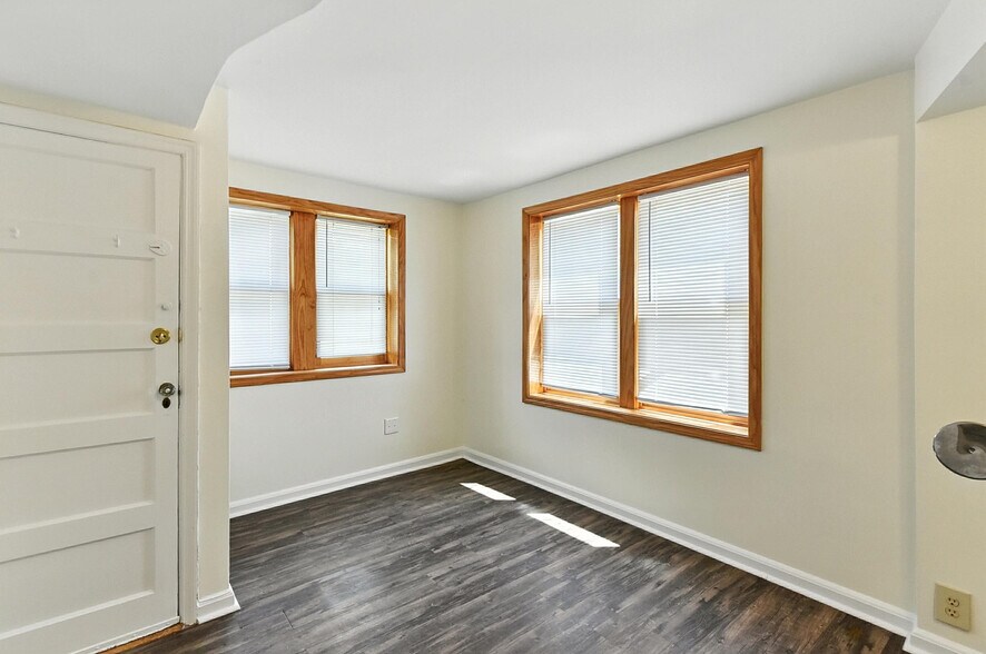 More Photos Of 817 N 48th St, Omaha Apartments For Sale