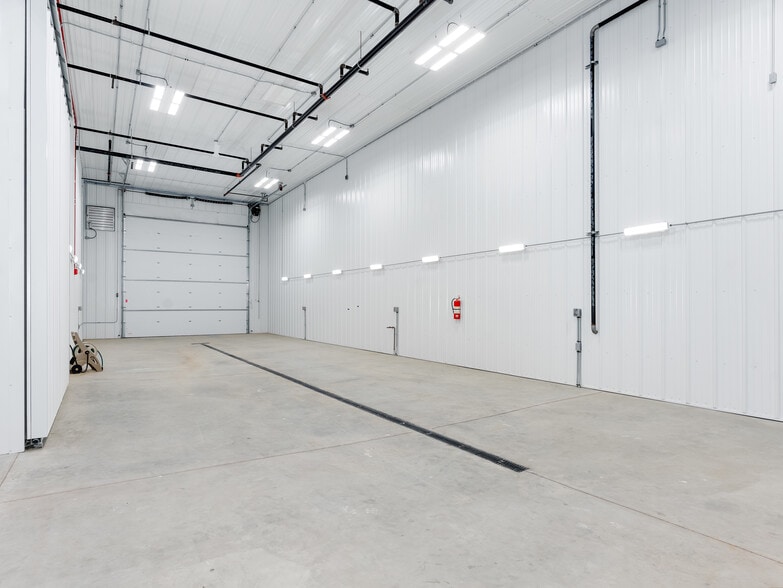 More Photos Of 26336 S Heritage Dr, Elwood Warehouse For Sale