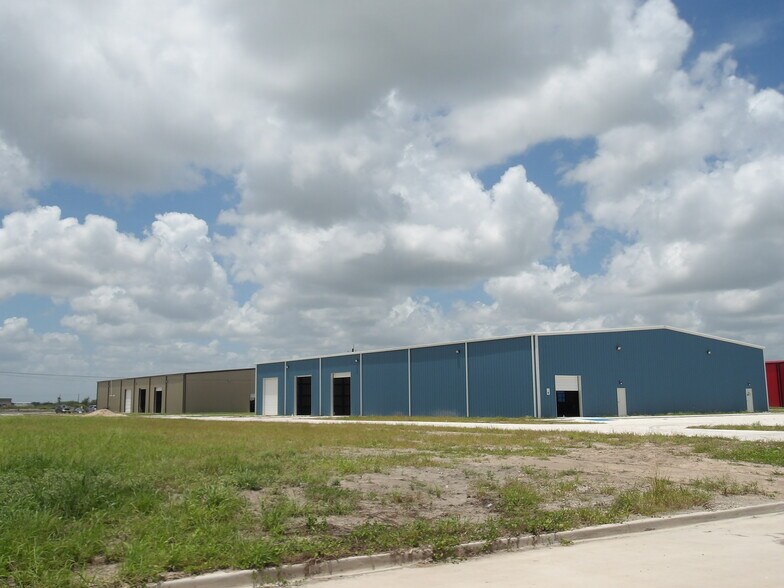 More Photos Of 1750 Reveille Rd, Harlingen Distribution For Lease