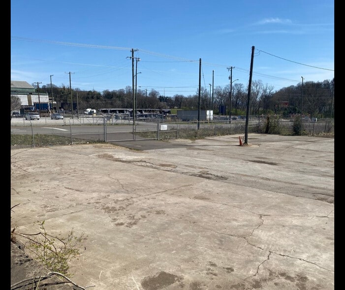 More Photos Of 2635 Western Ave, Knoxville Warehouse For Sale