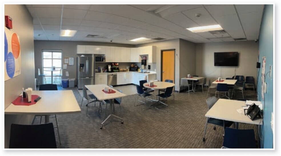 More Photos Of 3001 Dairy Dr, Madison Warehouse For Lease