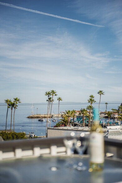 More Photos Of 131 Metropole Ave, Avalon Hotel For Sale