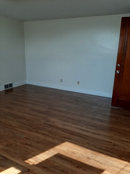 More Photos Of 11565 Perry Hwy, Wexford Storefront Retail Office For Lease