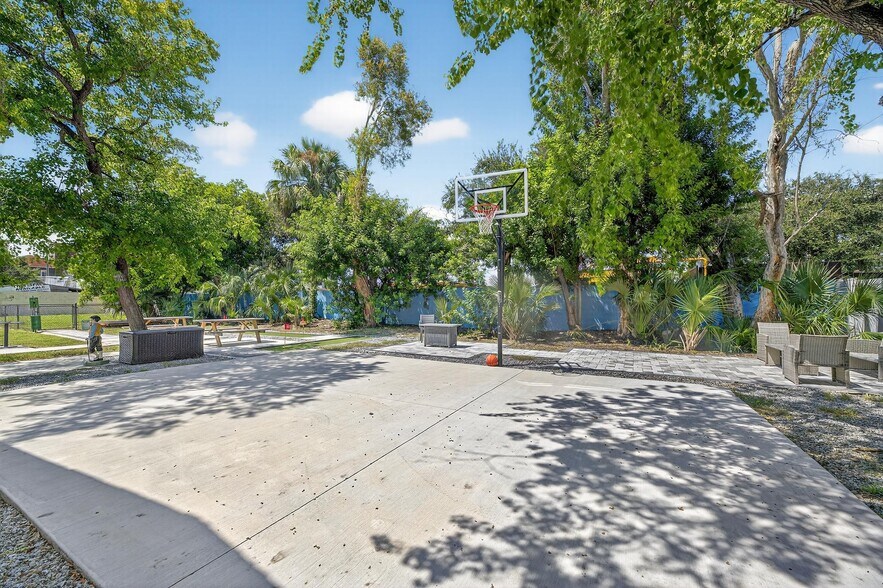 More Photos Of 4511-4513 Mcelroy Ave, Tampa Apartments For Sale