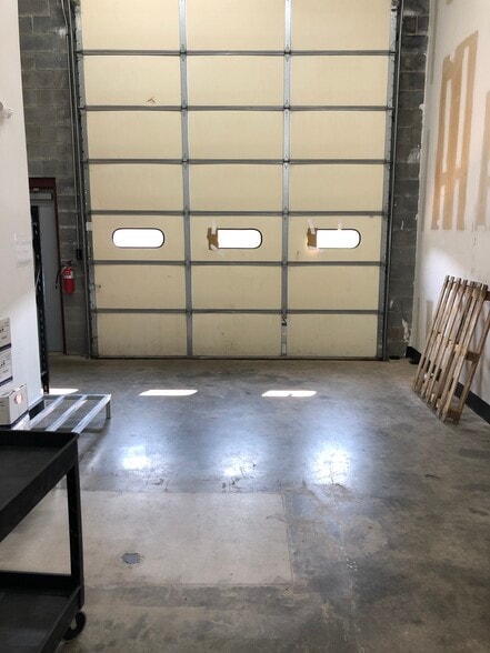 More Photos Of 8120-8144 Flannery Ct, Manassas Warehouse For Lease