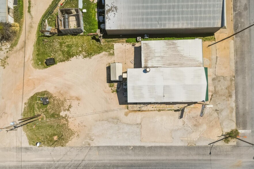 More Photos Of 542 Graham St, Tuscola General Retail For Sale