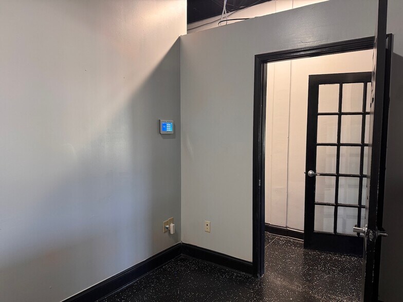 More Photos Of 6254 Memorial Dr, Stone Mountain Storefront Retail Office For Lease