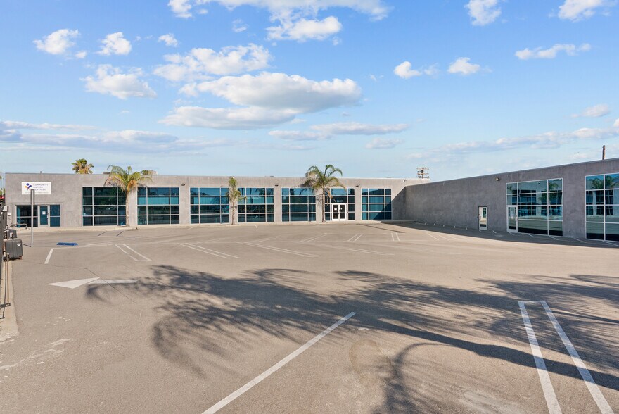 More Photos Of 11487 San Fernando Rd, San Fernando Office For Sale