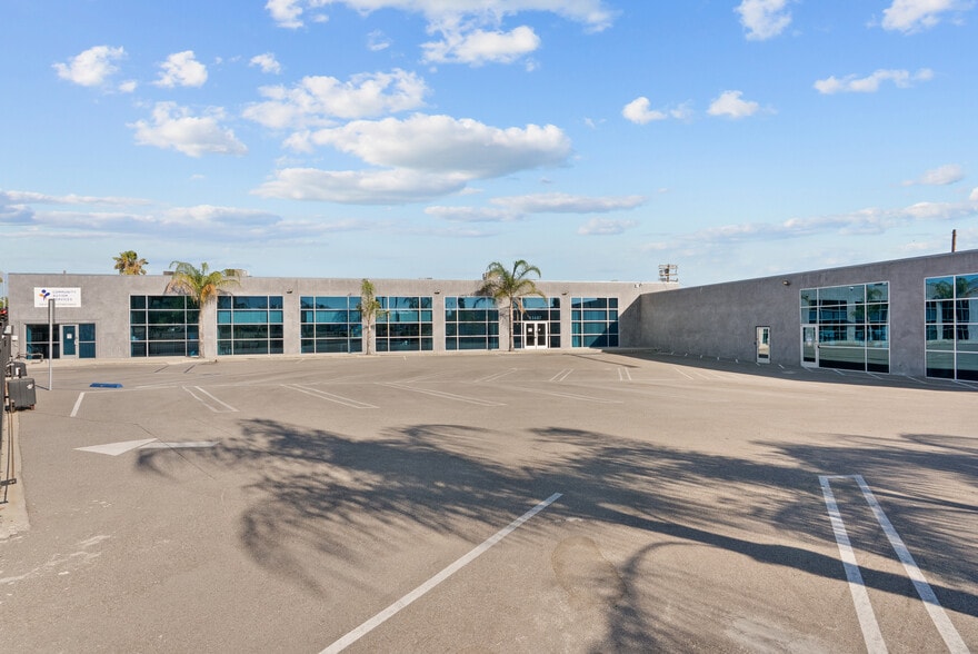 More Photos Of 11487 San Fernando Rd, San Fernando Office For Sale