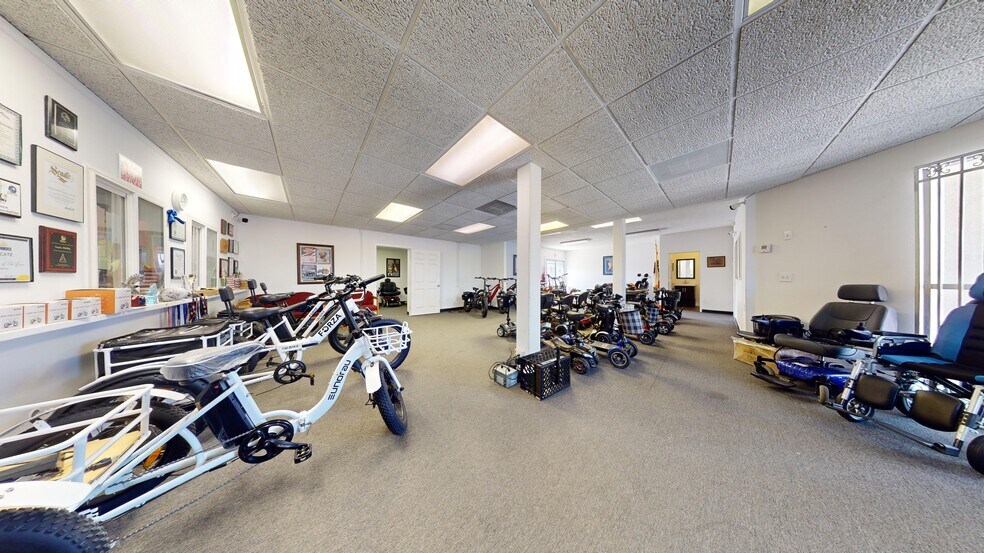 More Photos Of 796 N State St, Hemet General Retail For Sale