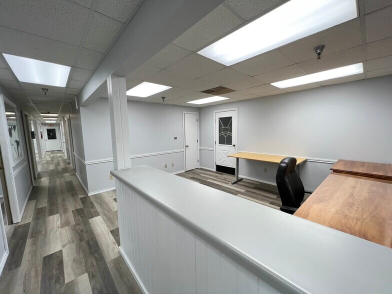 More Photos Of 675 E Allman St, Medford Warehouse For Sale