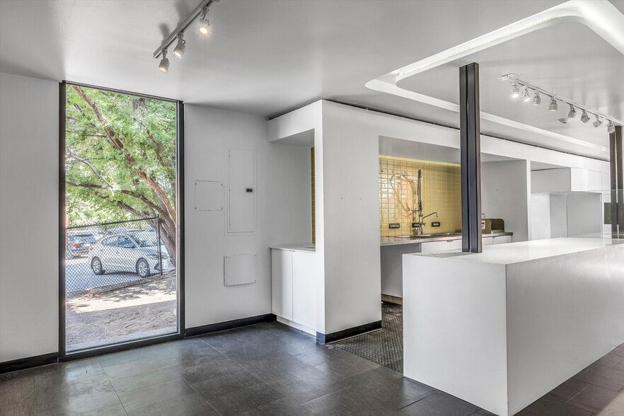 More Photos Of 30 NE 2nd St, Oklahoma City Storefront Retail Office For Lease