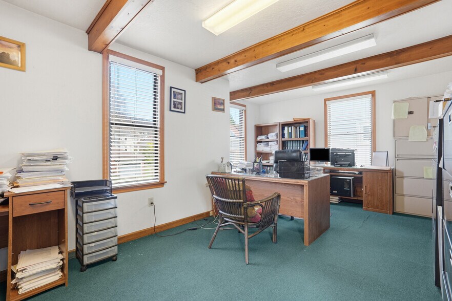 More Photos Of 8306 Ohio River Blvd, Pittsburgh Office For Sale