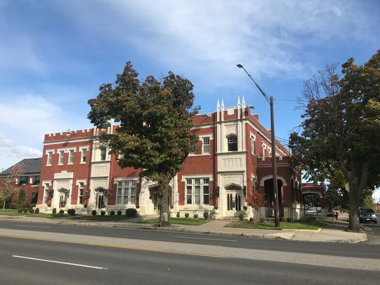 More Photos Of 1306 N Monroe St, Spokane Apartments For Sale