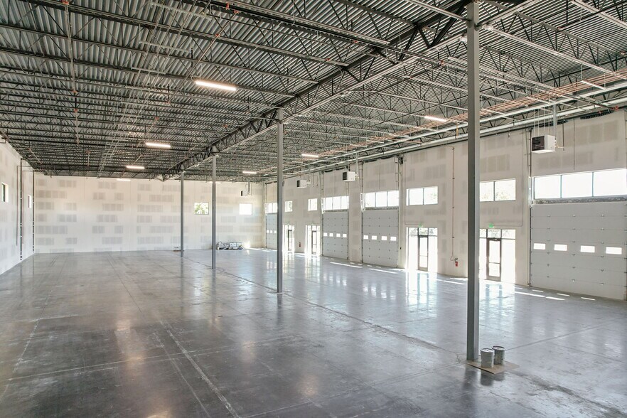 More Photos Of 400 W 66th St, Loveland Warehouse For Sale