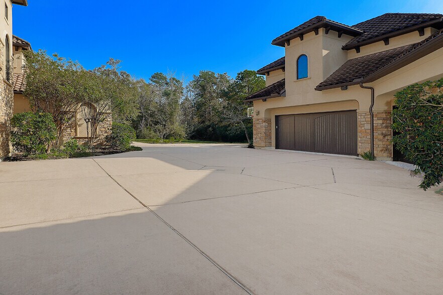 More Photos Of 28611 Blue Jack Ln, Magnolia Sports And Entertainment For Sale