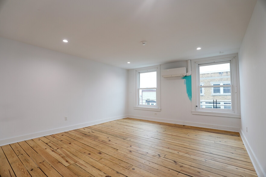 More Photos Of 328 Wall St, Kingston Storefront Retail Office For Lease