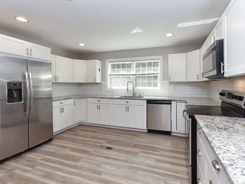 More Photos Of 225 Douglas St, Holly Springs Apartments For Sale