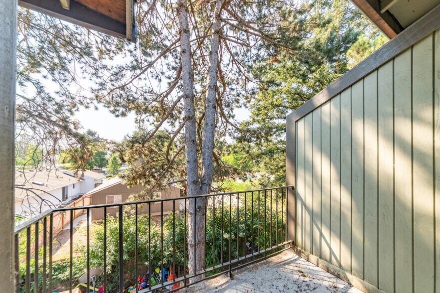 More Photos Of 13410 SE Powell Blvd, Portland Apartments For Sale