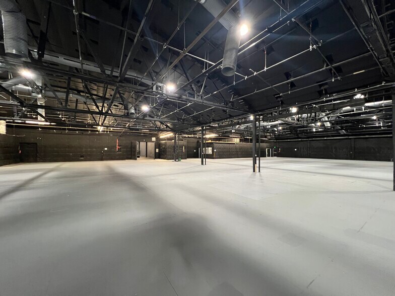 More Photos Of 7333 Radford Ave, North Hollywood Warehouse For Sale