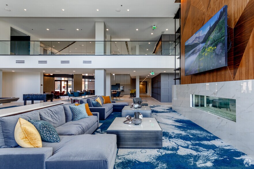 More Photos Of 10401 College Blvd, Overland Park Apartments For Lease