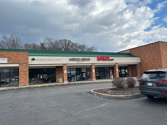 More Photos Of 790-824 Main St, Milford Unknown For Lease
