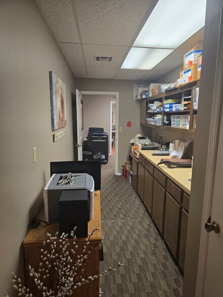 More Photos Of 214 Elm Pl, Broken Arrow Office For Sale