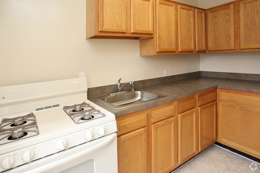 More Photos Of 3301 Chillum Rd, Mount Rainier Apartments For Sale