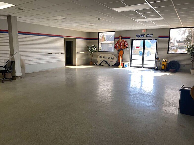 More Photos Of 2415 S Byrne Rd, Toledo Showroom For Sale