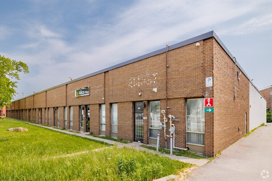 Primary Photo Of 160-178 Rue Benjamin-Hudon, Montréal Light Distribution For Lease