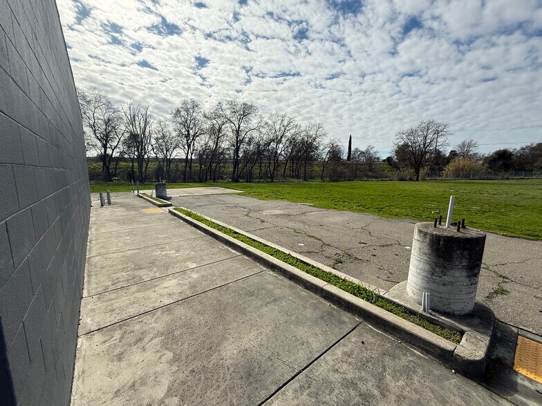 More Photos Of 1625 Sacramento Ave, West Sacramento Storefront For Sale