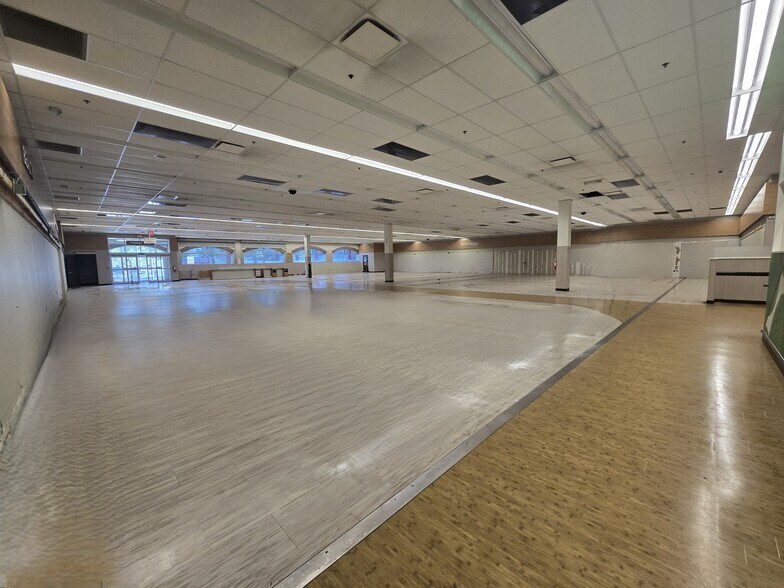 More Photos Of 1342-1376 Clifton Ave, Clifton Unknown For Lease