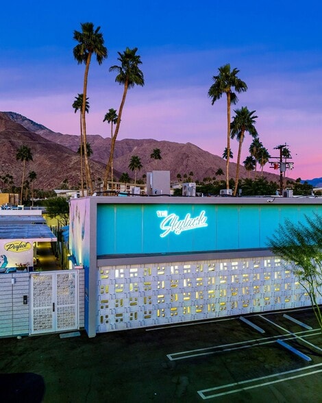 More Photos Of 1466 N Palm Canyon Dr, Palm Springs Hotel For Lease