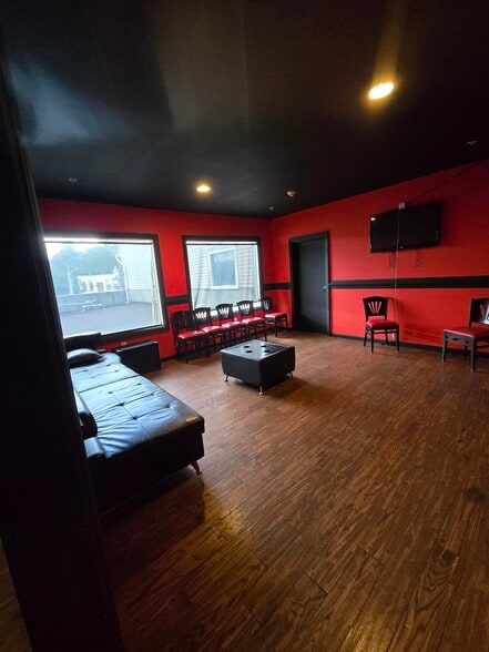 More Photos Of 415-417 Halsey St, Newark Bar For Sale