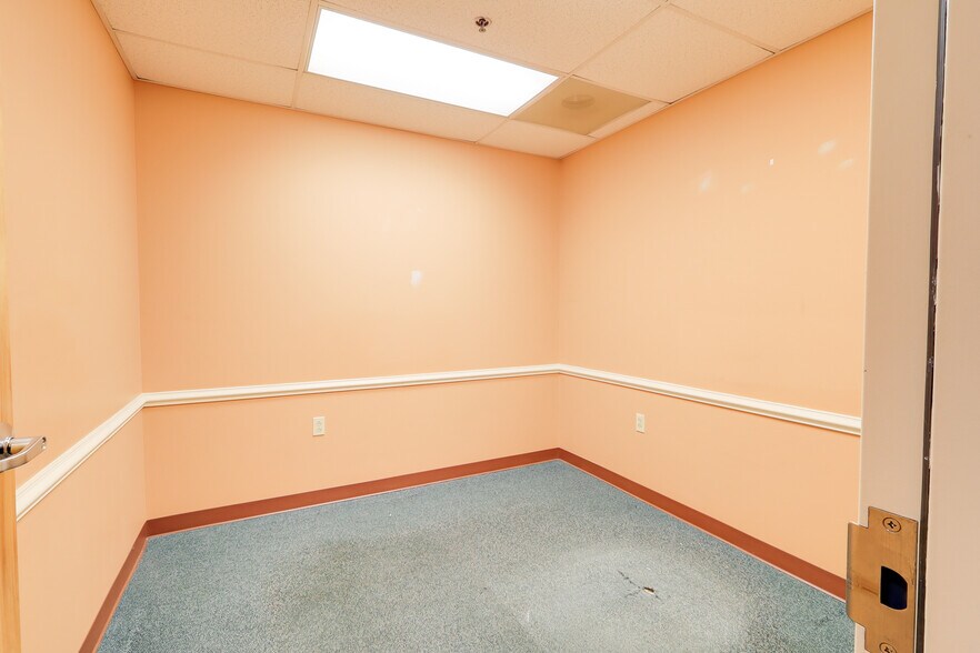 More Photos Of 604 Solarex Ct, Frederick Medical For Lease