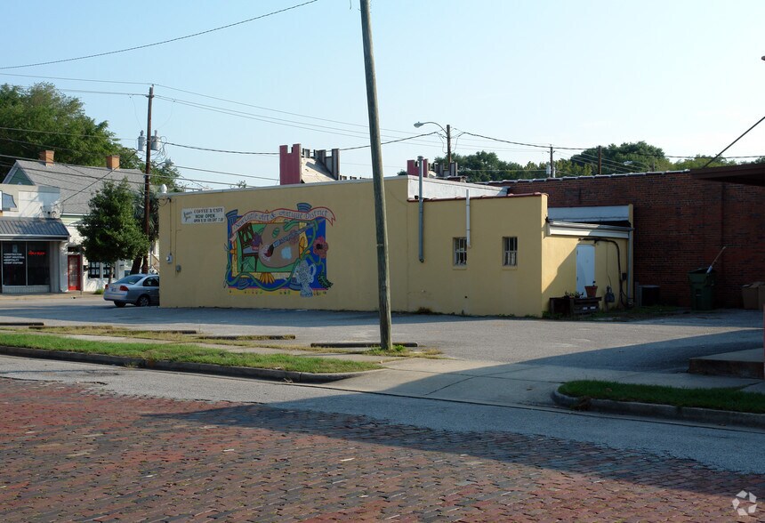More Photos Of 604 Castle St, Wilmington Storefront For Lease
