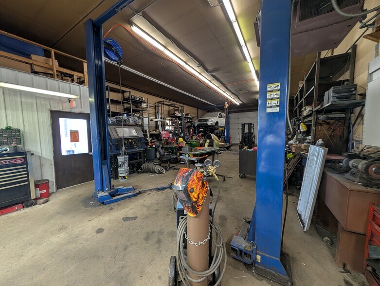 More Photos Of 1100 Weise St, Green Bay Auto Dealership For Sale