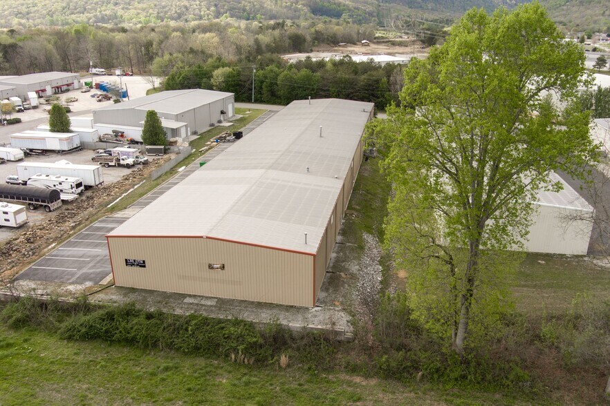 More Photos Of 8408 Gulf View Dr, Soddy Daisy Warehouse For Lease