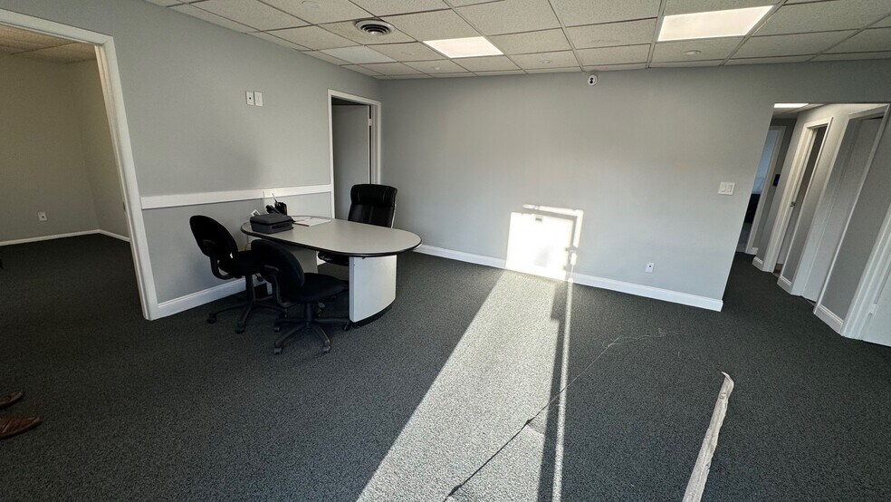 More Photos Of 236 Blackford Ave, Middlesex Warehouse For Lease